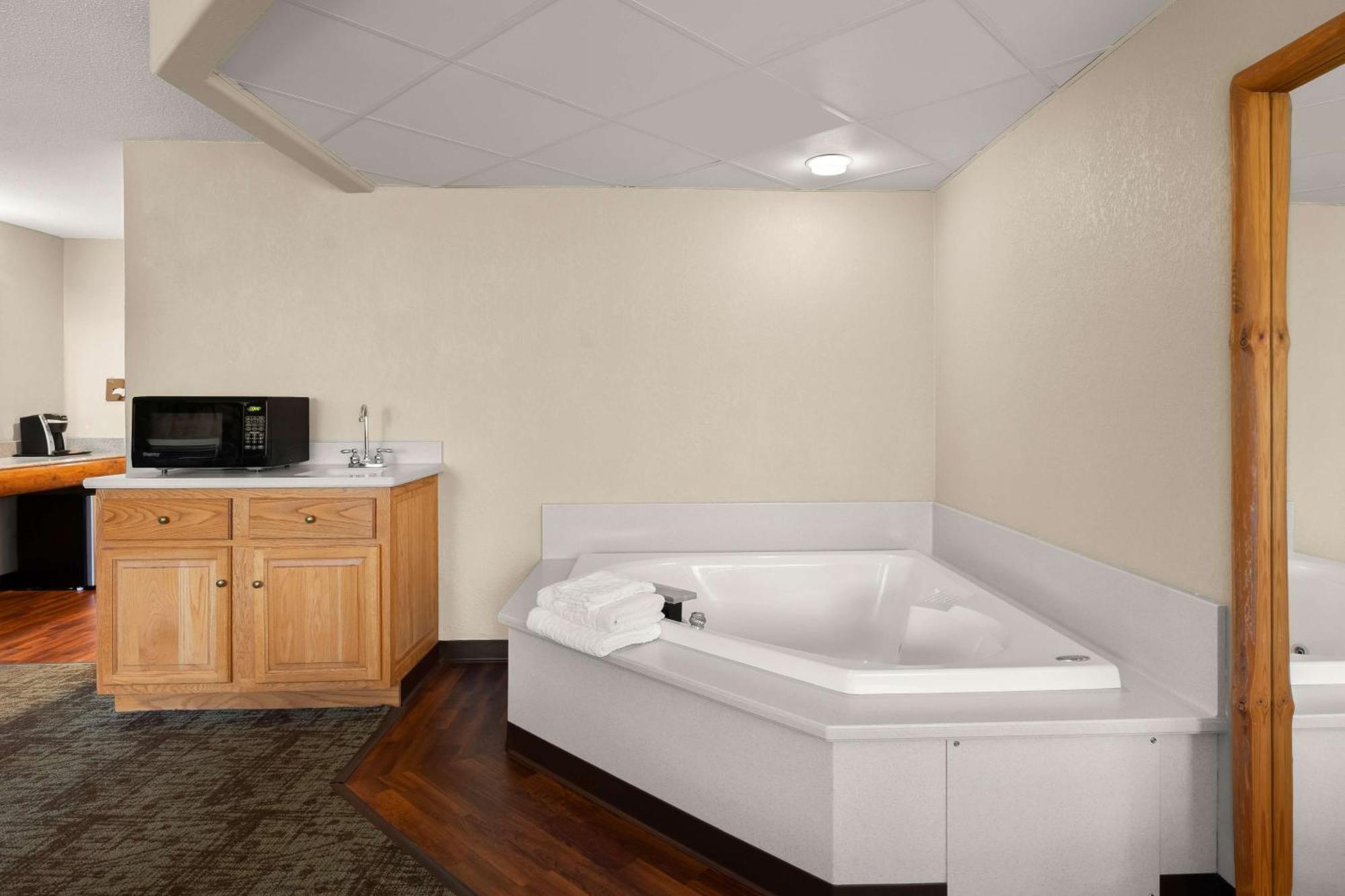 Best Western Northwoods Lodge Siren Esterno foto